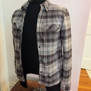 Columbia Gray and Black Plaid Shirt/jacket